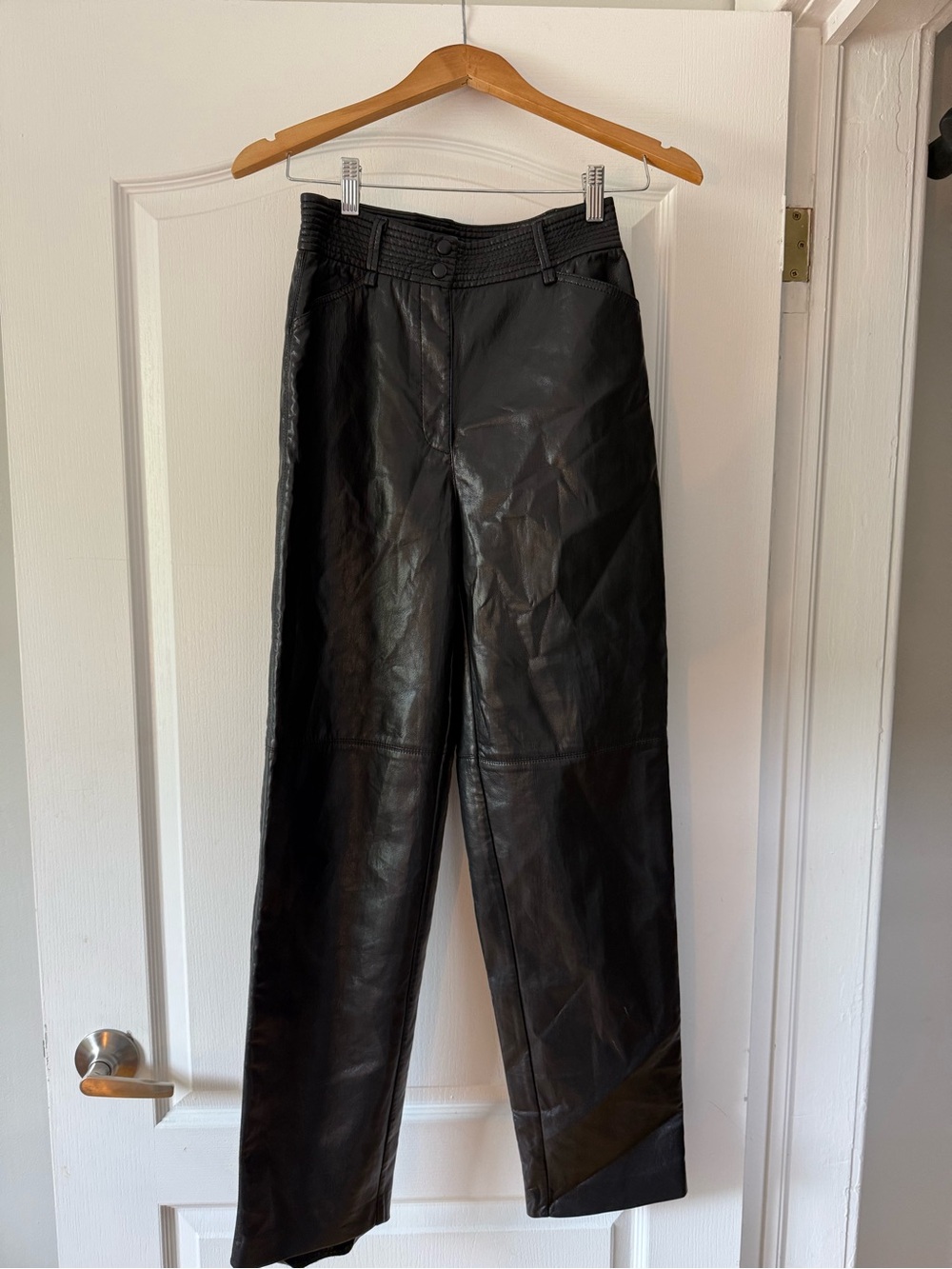Wilfred High-Rise Faux Leather Straight Leg Pants in Black